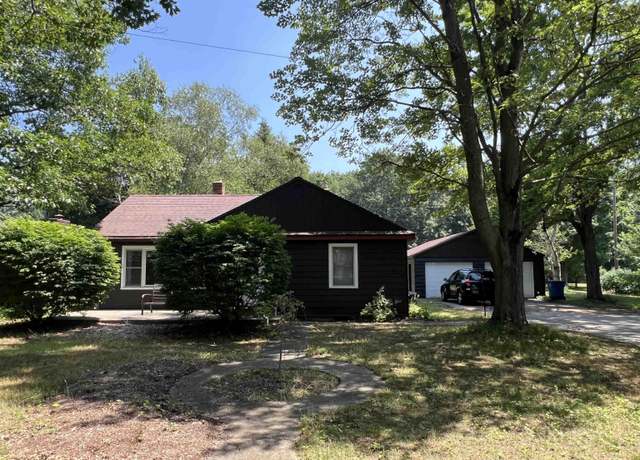 Property at 13304 Lakeshore Ave, Grand Haven, MI 49417, 3 beds, 1 bath