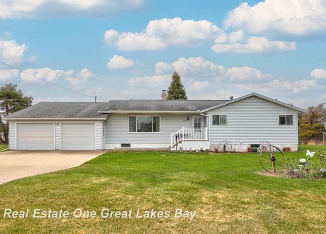 Property at 2365 W German Rd, Bay City, MI 48708, 3 beds, 2 baths