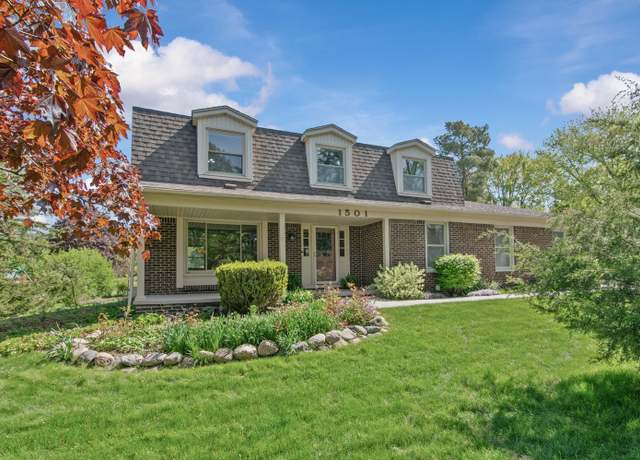 Property at 1501 Deerhurst Ln, Rochester Hills, MI 48307, 4 beds, 2.5 baths