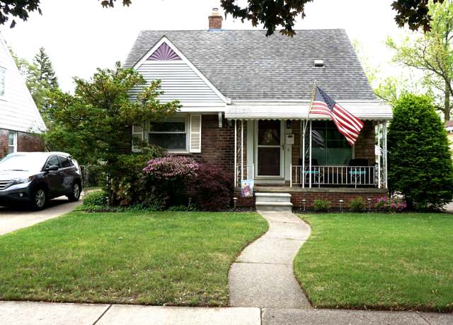 Property at 20727 Carlysle St, Dearborn, MI 48124, 3 beds, 1 bath