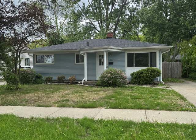 Property at 4227 Crooks Rd, Fenton, MI 48073, 3 beds, 1 bath