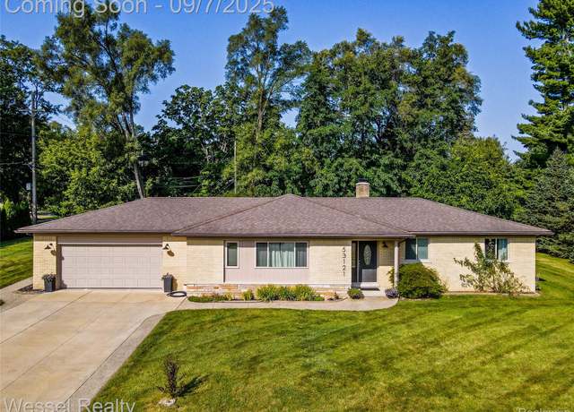 Property at 53121 Franklin Dr, Shelby Charter Township, MI 48316, 3 beds, 2 baths