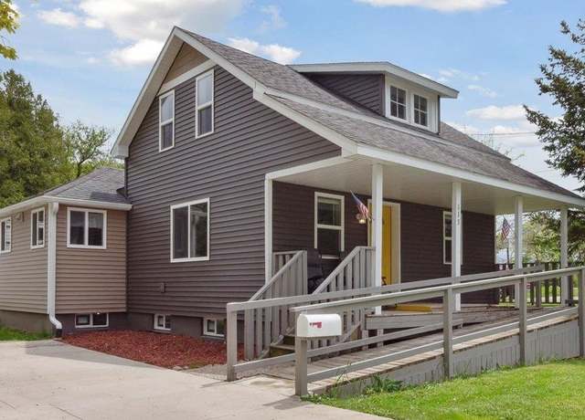 Property at 113 S Grover Ave, Alma, MI 48801, 3 beds, 1.5 baths
