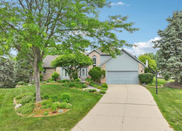 Property at 2138 Kennedy Dr, Rochester Hills, MI 48309, 3 beds, 3.5 baths