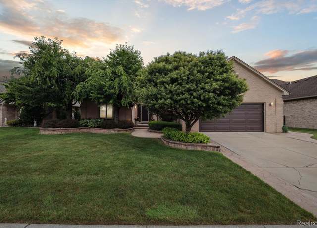 Property at 51798 Sequoya Dr, Macomb, MI 48042, 4 beds, 3.5 baths
