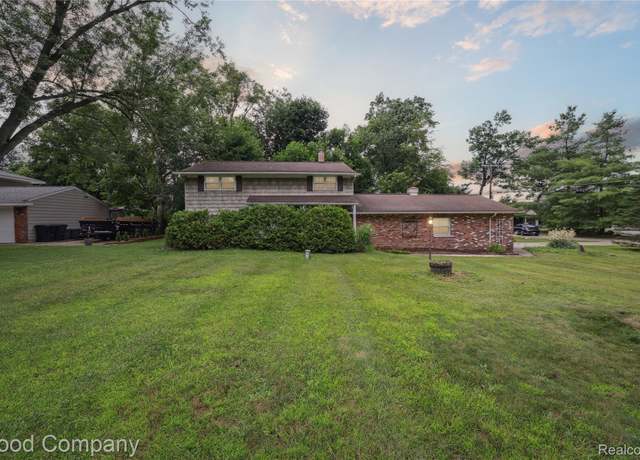 Property at 2289 Paulette Dr, Wolverine Lake, MI 48390, 4 beds, 1.5 baths