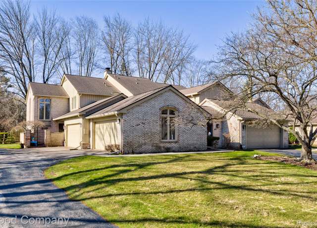 Property at 1470 Timberview Trl, Bloomfield Hills, MI 48304, 2 beds, 2.5 baths