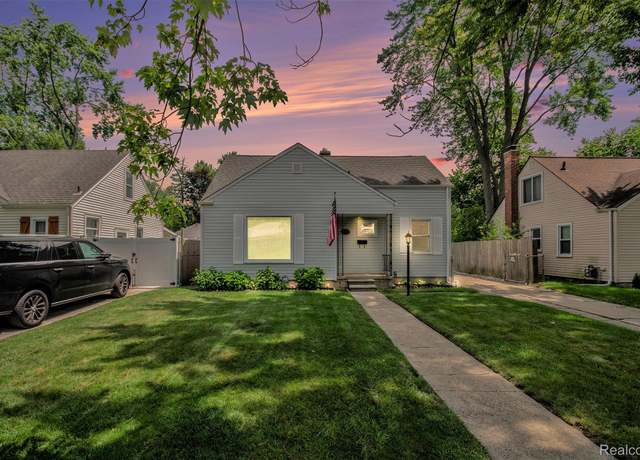 Property at 23090 Seneca St, Oak Park, MI 48237, 3 beds, 1.5 baths