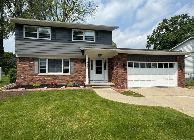 Property at 958 Virginia Ave, Marysville, MI 48040, 4 beds, 1.5 baths