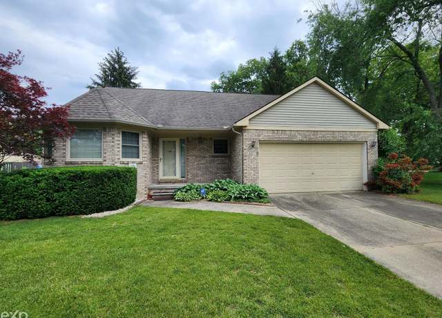 Property at 837 Hidden Terrace Ln, Waterford, MI 48327, 2 beds, 2 baths