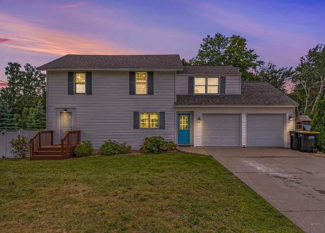 Property at 5185 Ada Dr SE, Ada, MI 49301, 3 beds, 2.5 baths
