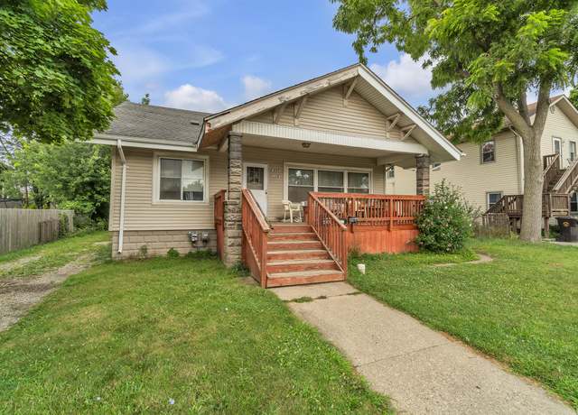 Property at 418 Saint Joseph St, Trenton, MI 48183, 5 beds