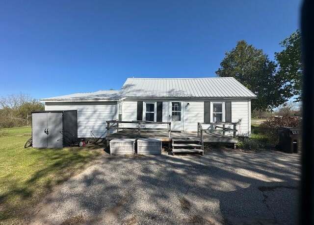 Property at 931 N Fourth Ave, Big Rapids, MI 49307, 2 beds, 1 bath