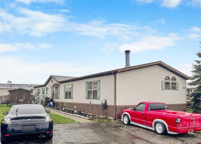Property at 9080 Greentree Dr, Newport, MI 48166, 4 beds, 2 baths