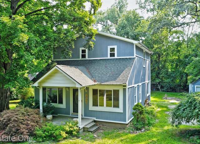 Property at 2675 Massena St, Commerce Twp, MI 48382, 3 beds, 2 baths