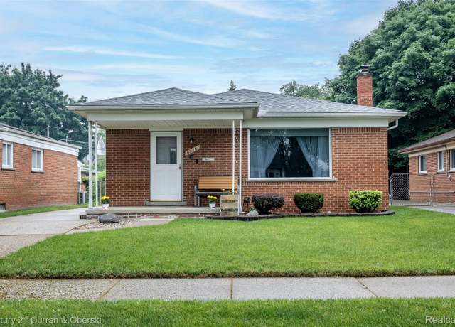Property at 6216 Kinmore St, Dearborn Heights, MI 48127, 3 beds, 1.5 baths