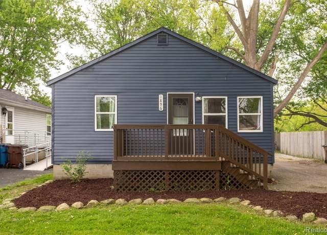 Property at 1896 Spaulding Rd, Monroe, MI 48162, 2 beds, 1 bath