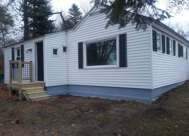 Property at 516 Ames St, Elk Rapids Vlg, MI 49629, 2 beds, 1 bath