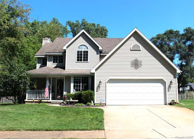 Property at 14361 Blue Heron Dr, Fenton, MI 48430, 3 beds, 2.5 baths