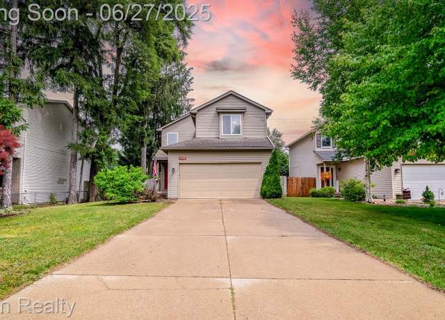 Property at 5778 Savoy Dr, Waterford, MI 48327, 3 beds, 2.5 baths