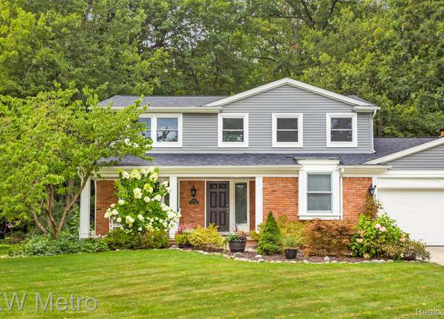 Property at 635 Timberline Dr, Rochester Hills, MI 48309, 4 beds, 2.5 baths