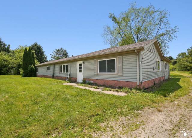 Property at 2131 Baldwin Rd, Monroe, MI 48162, 6 beds, 2 baths