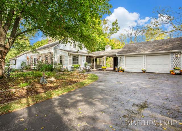 Property at 3350 Coit Ave NE, Grand Rapids, MI 49525, 3 beds, 2.5 baths