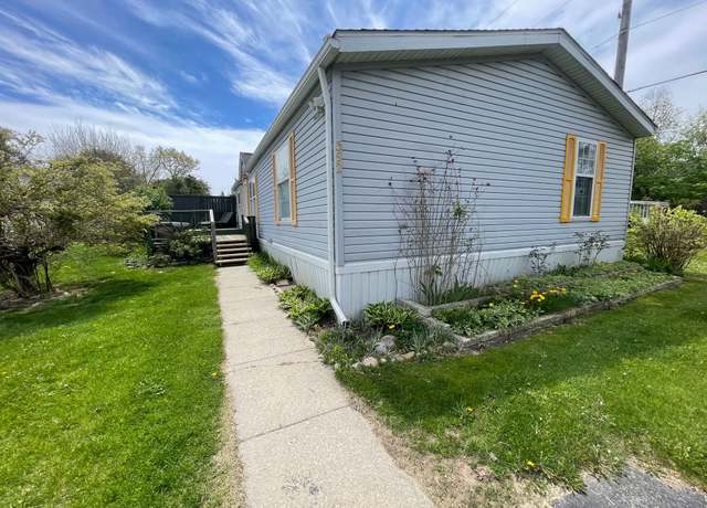 Property at 392 Hunters Rill, Oxford, MI 48371, 3 beds, 2 baths