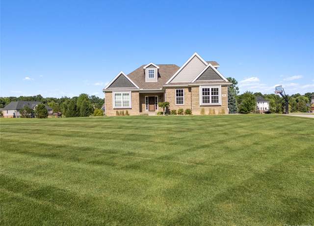 Property at 149 W Auburn Trl, Brighton, MI 48114, 3 beds, 3.5 baths