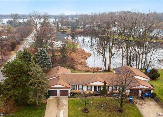 Property at 2369 Golden Shores Dr, Fenton, MI 48430, 3 beds, 2 baths
