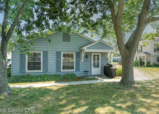 Property at 2652 Wildwood Ct, Lake Orion Village, MI 48360, 2 beds, 1 bath