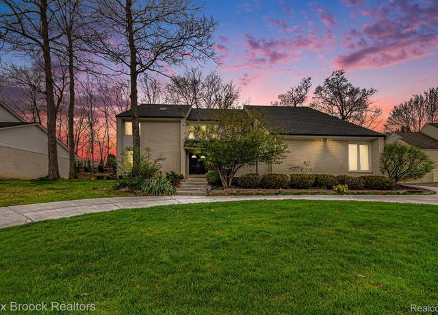 Property at 5322 Pond Bluff Dr, West Bloomfield, MI 48323, 5 beds, 4.5 baths