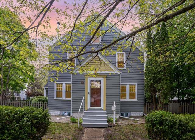 Property at 618 E Illinois St, Mt Pleasant, MI 48858, 4 beds, 1.5 baths