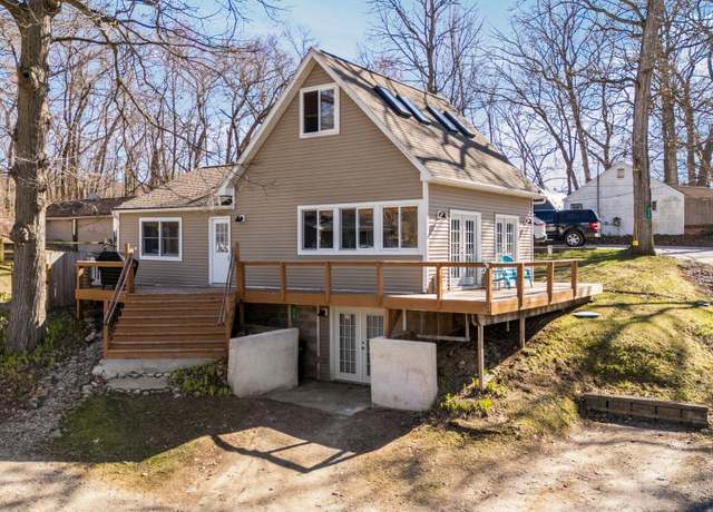 Property at 915 Guinan Dr, Chelsea, MI 48118, 3 beds, 2 baths