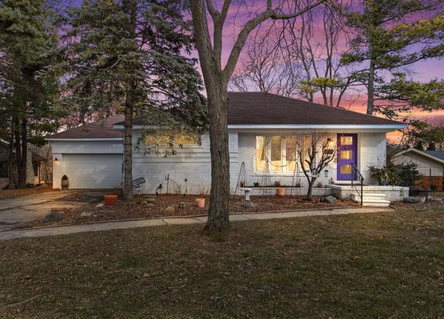 Property at 2665 Middlebelt Rd, West Bloomfield, MI 48324, 2 beds, 2.5 baths