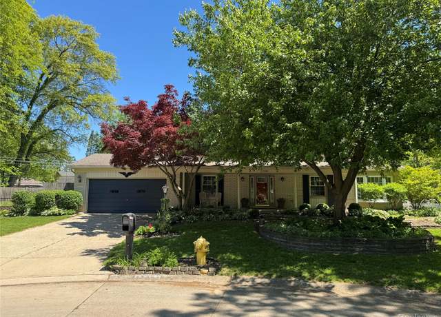 Property at 37298 Robindale Ct, Clinton Township, MI 48036, 4 beds, 2.5 baths