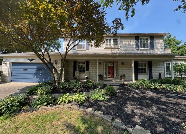 Property at 37298 Robindale Ct, Clinton Charter Township, MI 48036, 4 beds, 2.5 baths