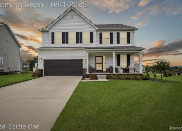 Property at 122 Saddleback Ct, White Lake, MI 48386, 4 beds, 2.5 baths
