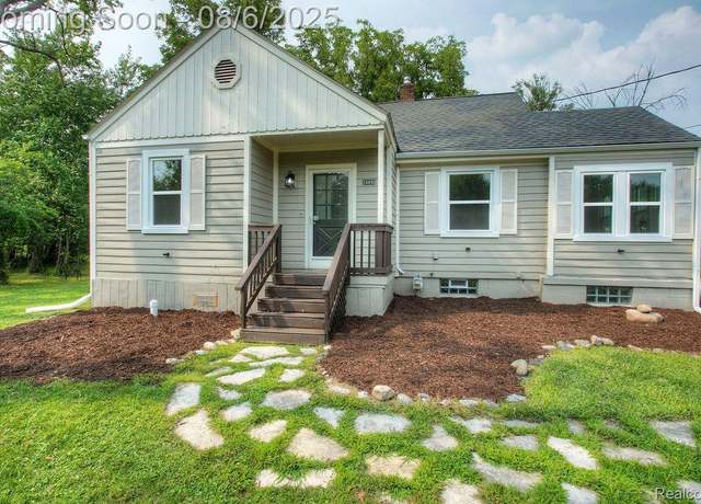 Property at 24898 Farmbrook Rd, Southfield, MI 48034, 2 beds, 1.5 baths