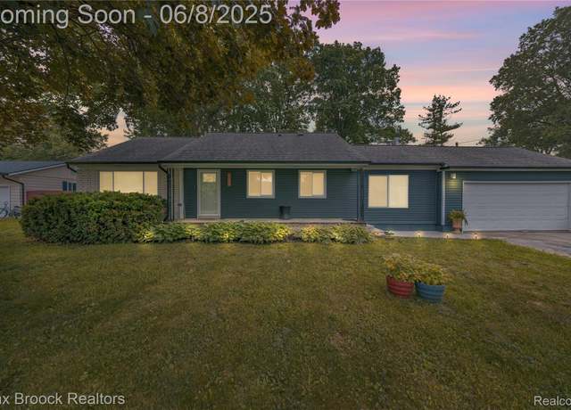 Property at 500 Colebrook Dr, Troy, MI 48083, 3 beds, 2 baths