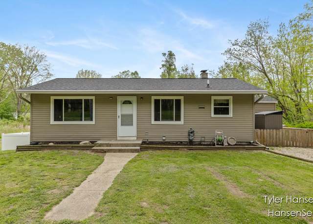 Property at 6410 Northland Dr NE, Rockford, MI 49341, 5 beds, 2 baths