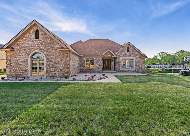 Property at 52615 Seven Oaks Dr, Shelby Twp, MI 48316, 3 beds, 3.5 baths