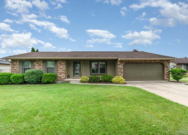 Property at 3614 Canyon Dr, Saginaw, MI 48603, 4 beds, 2.5 baths