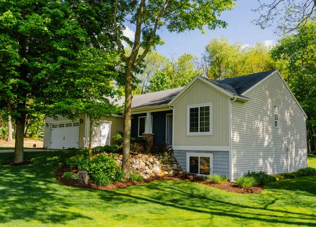 Property at 11775 Crystal Ridge Dr NE, Sparta, MI 49345, 4 beds, 3 baths