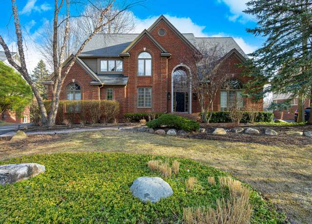 Property at 6264 Wildwood Ln, West Bloomfield, MI 48324, 5 beds, 3.5 baths