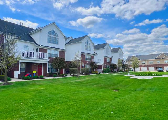 Property at 8425 Towne Center Cir S #56, Warren, MI 48093, 3 beds, 3 baths