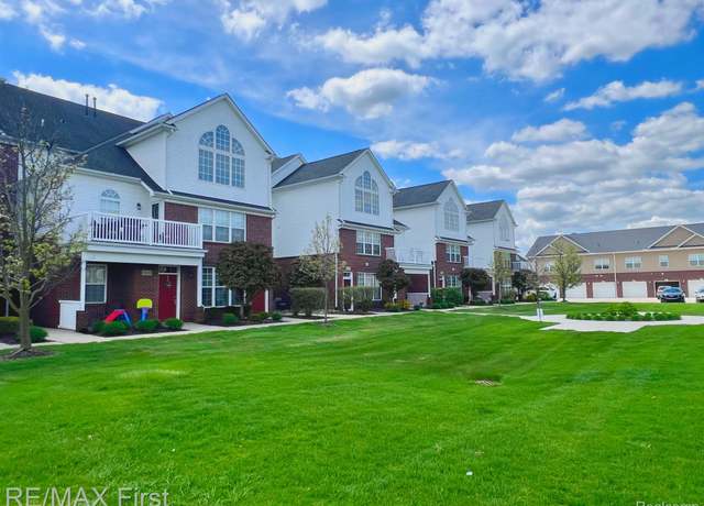 Property at 8425 Towne Center Cir S #56, Warren, MI 48093, 3 beds, 3 baths