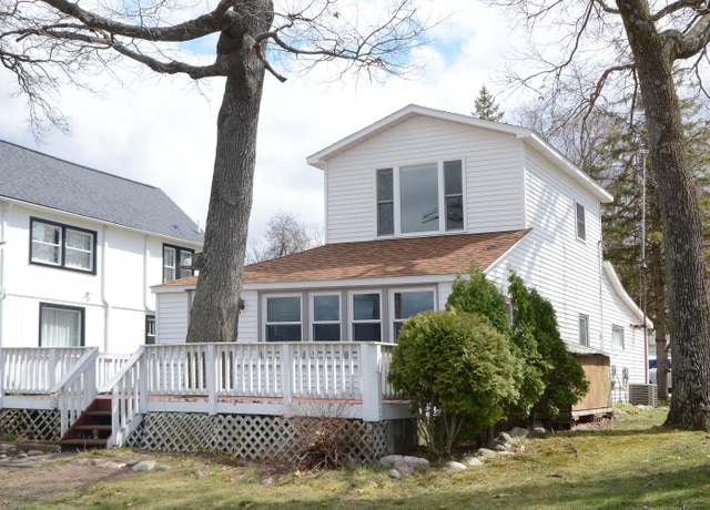 Property at 11228 E Shore Dr, Delton, MI 49046, 2 beds, 2 baths