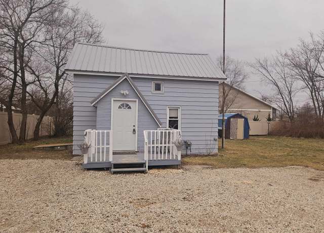 Property at 2046 Florence St, Mt Pleasant, MI 48858, 3 beds, 1 bath