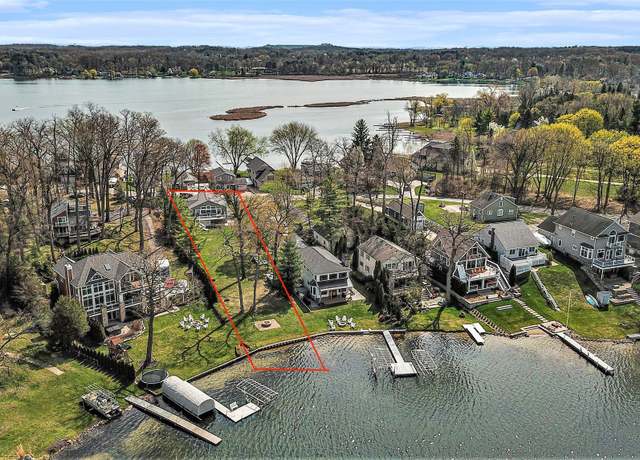 Property at 3836 Highcrest Dr, Brighton, MI 48116, 4 beds, 2 baths